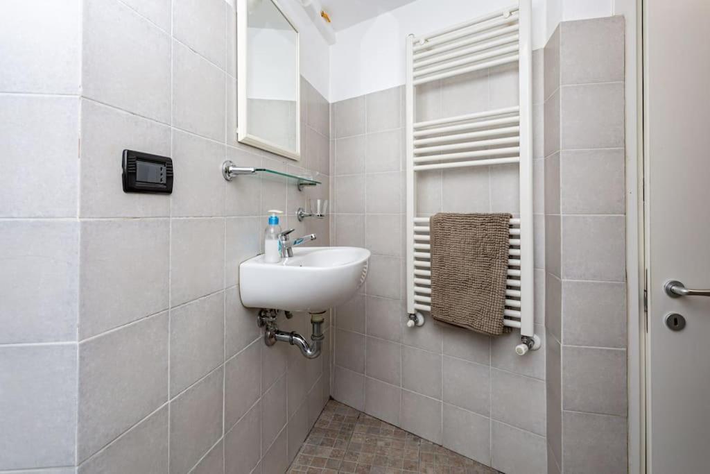 Apartment Adorno 2 - Affitti Brevi Italia Genoa Bagian luar foto